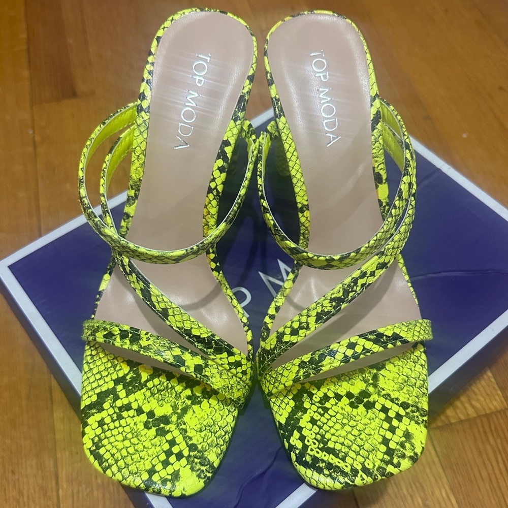 Top Moda Yellow Snake Print Heels - Picture 2 of 4